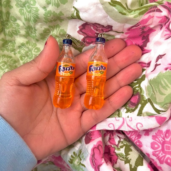 Unique earring bundle - Picture 7 of 7